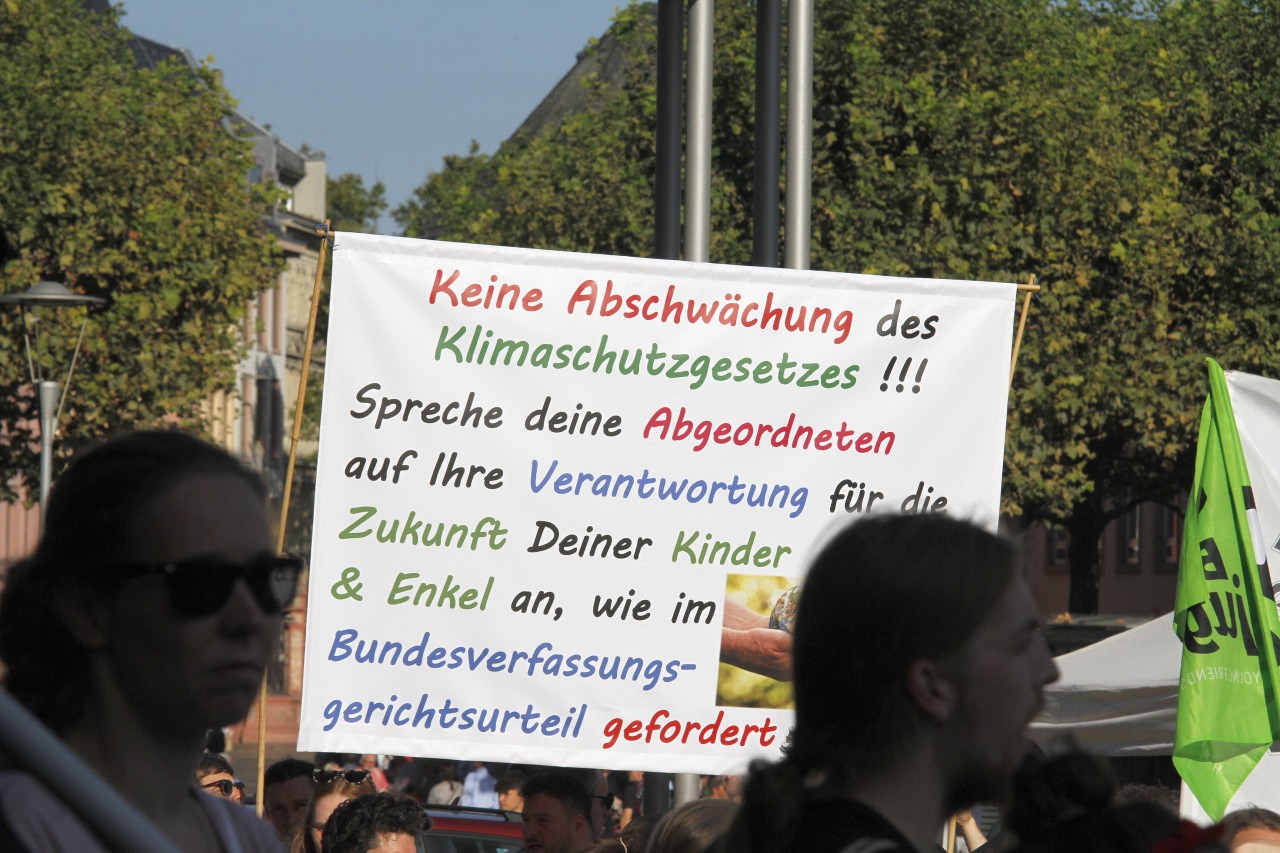 _MG_1833 Klimastreik am 15. September 2023 in Mainz: Zahlreiche Transparente stellen Forderungen an die Mainzer und Bundespolitik