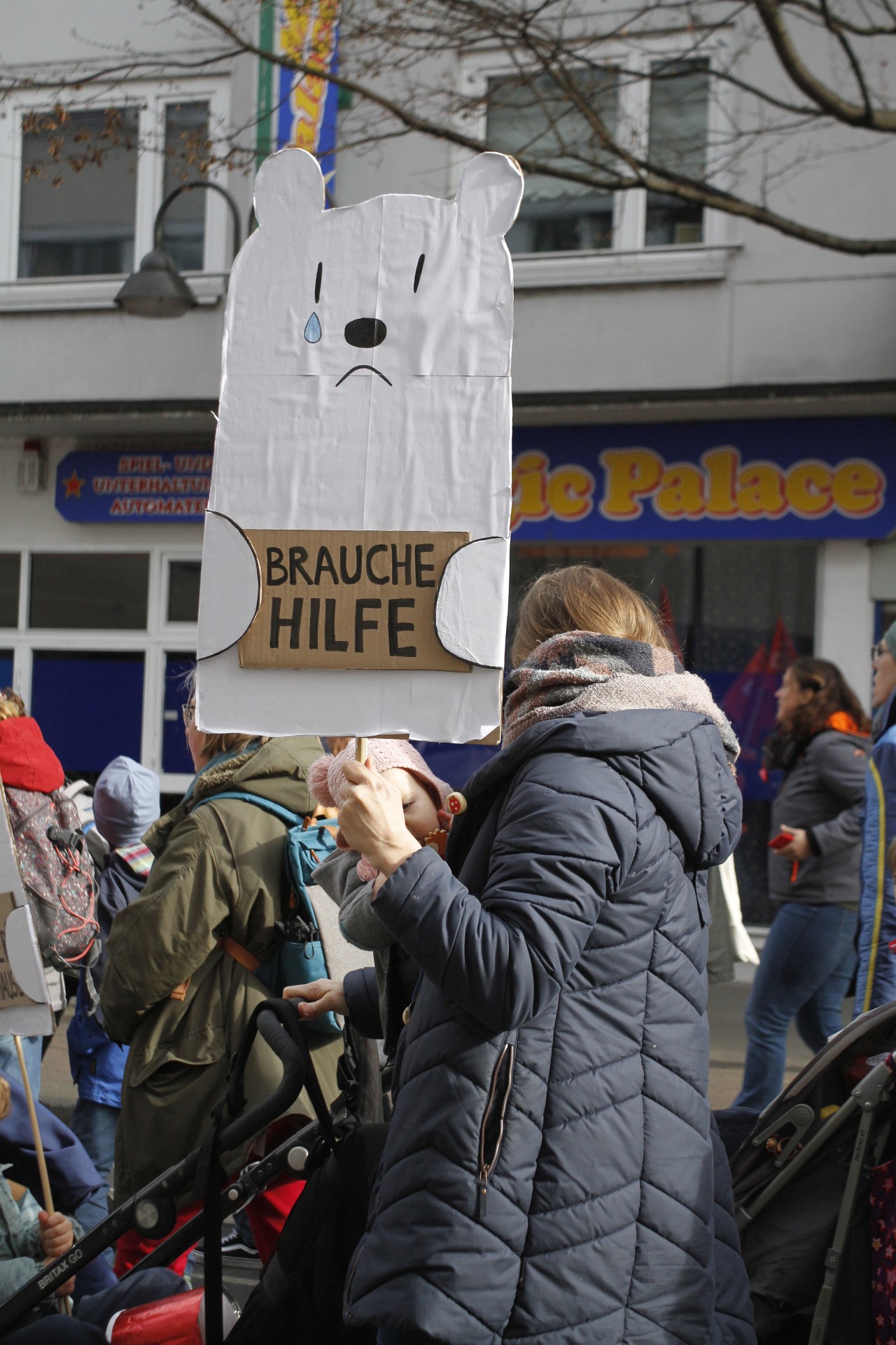 240301_Plakat_Baer-braucht-Hilfe_2175