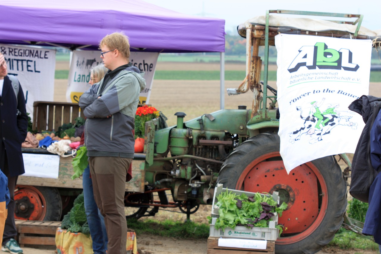 251011_Besucher_Stand-SoLaWi_1352