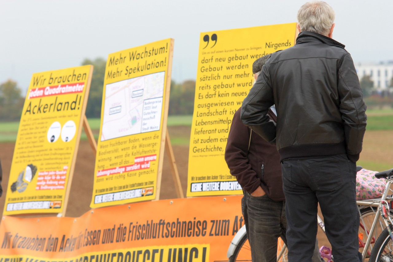251011_Besucher_Stand-attac_1345
